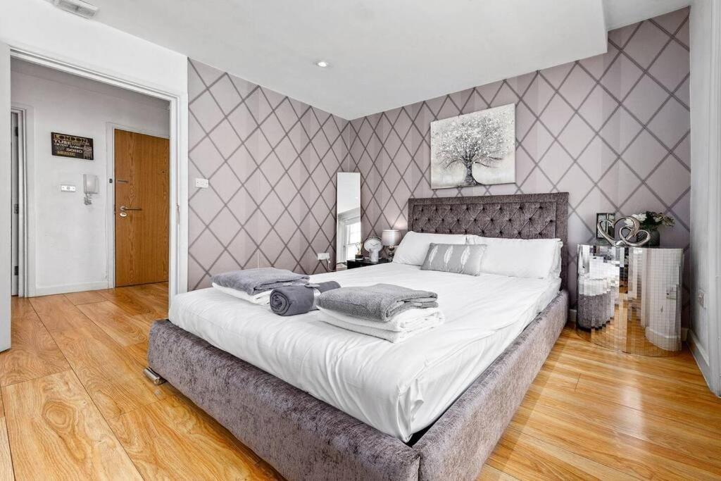 3 Bedroom Apartment In Haymarket Central London Sleep 10 Hy2 エクステリア 写真