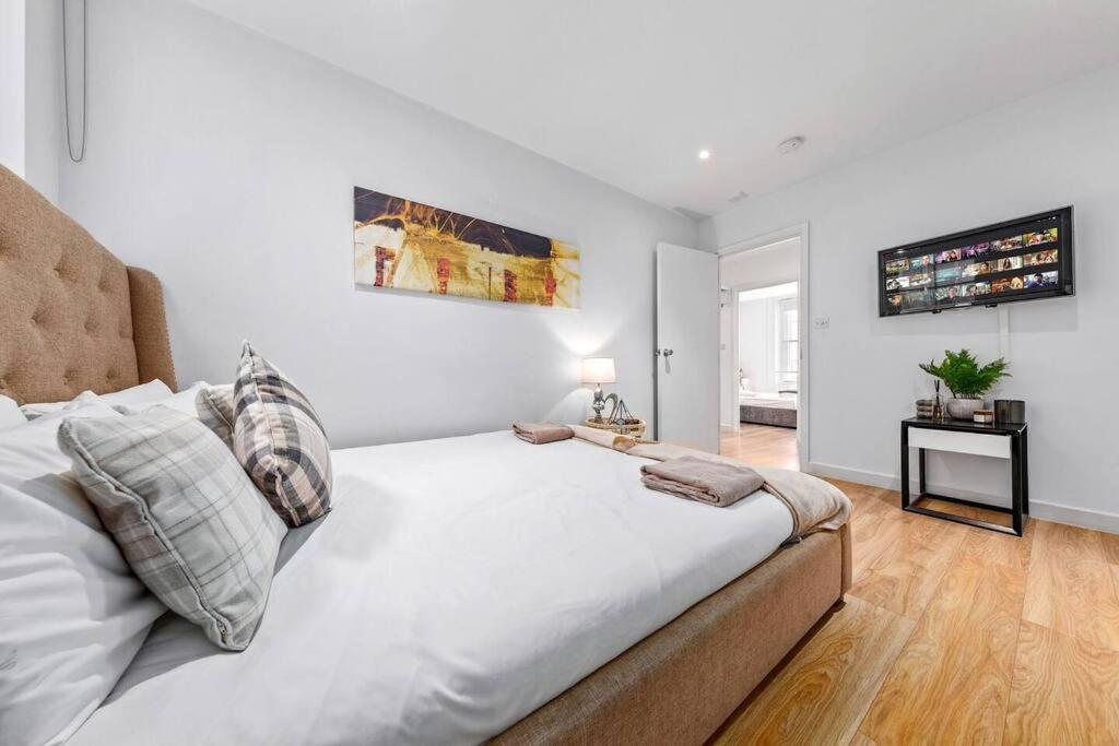 3 Bedroom Apartment In Haymarket Central London Sleep 10 Hy2 エクステリア 写真